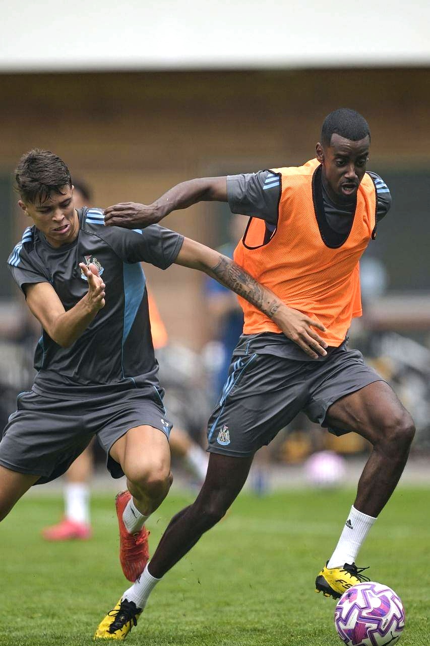 沙特鲁尔联击败纽卡斯尔联，豪取三分