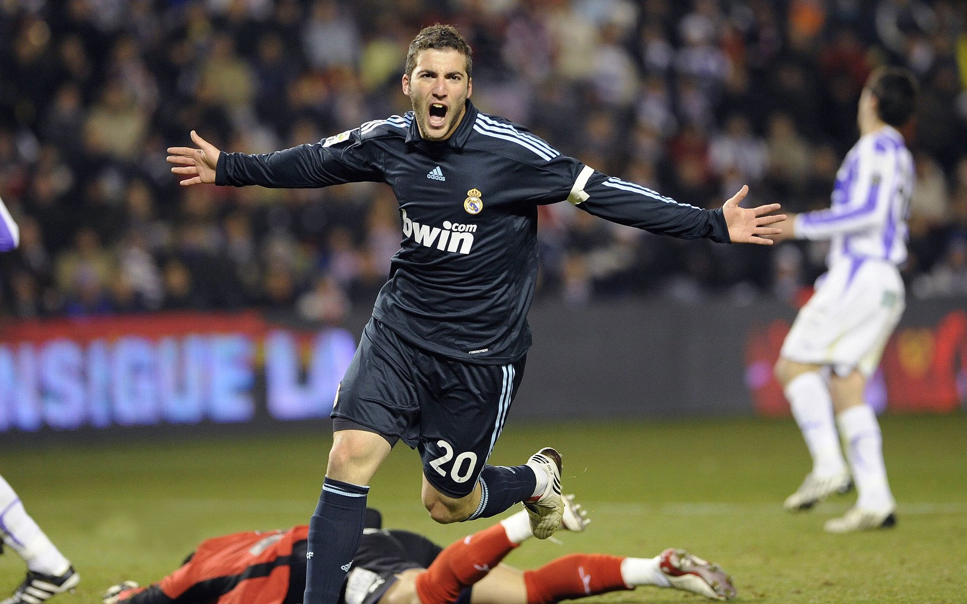 世界排名争夺战之夜,奥斯梅恩状态火热