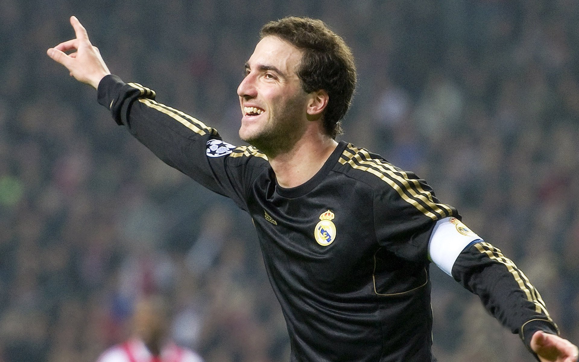 贝林厄姆一锤定音,AC米兰力克罗马锁定关键三分